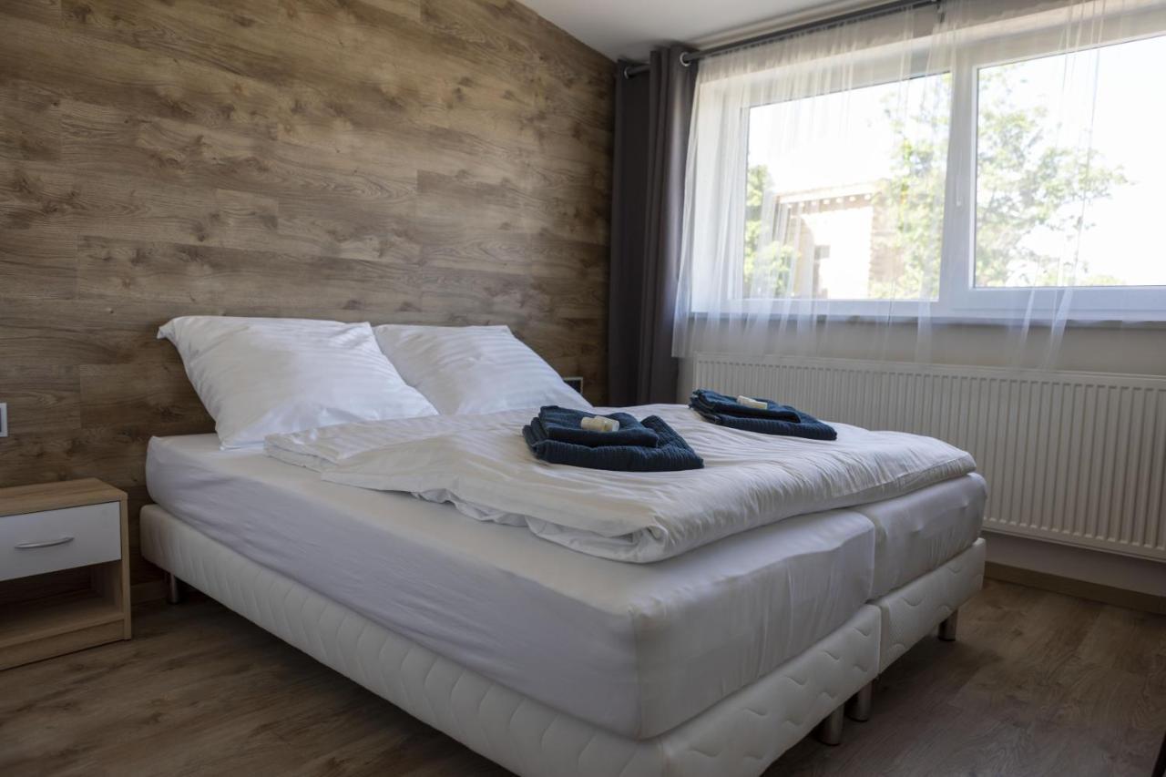 Novohradska Hotel Чешка Будьовица Екстериор снимка